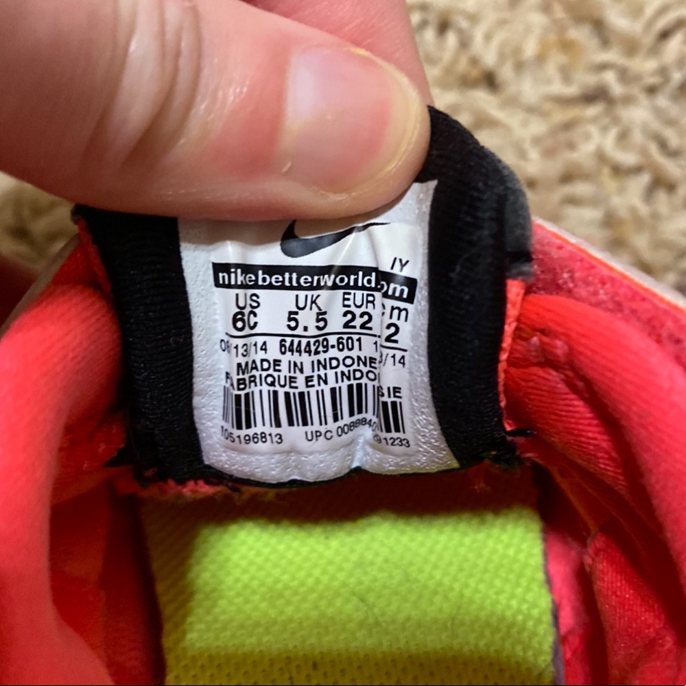 Nike Shoes - Picture 8 of 8